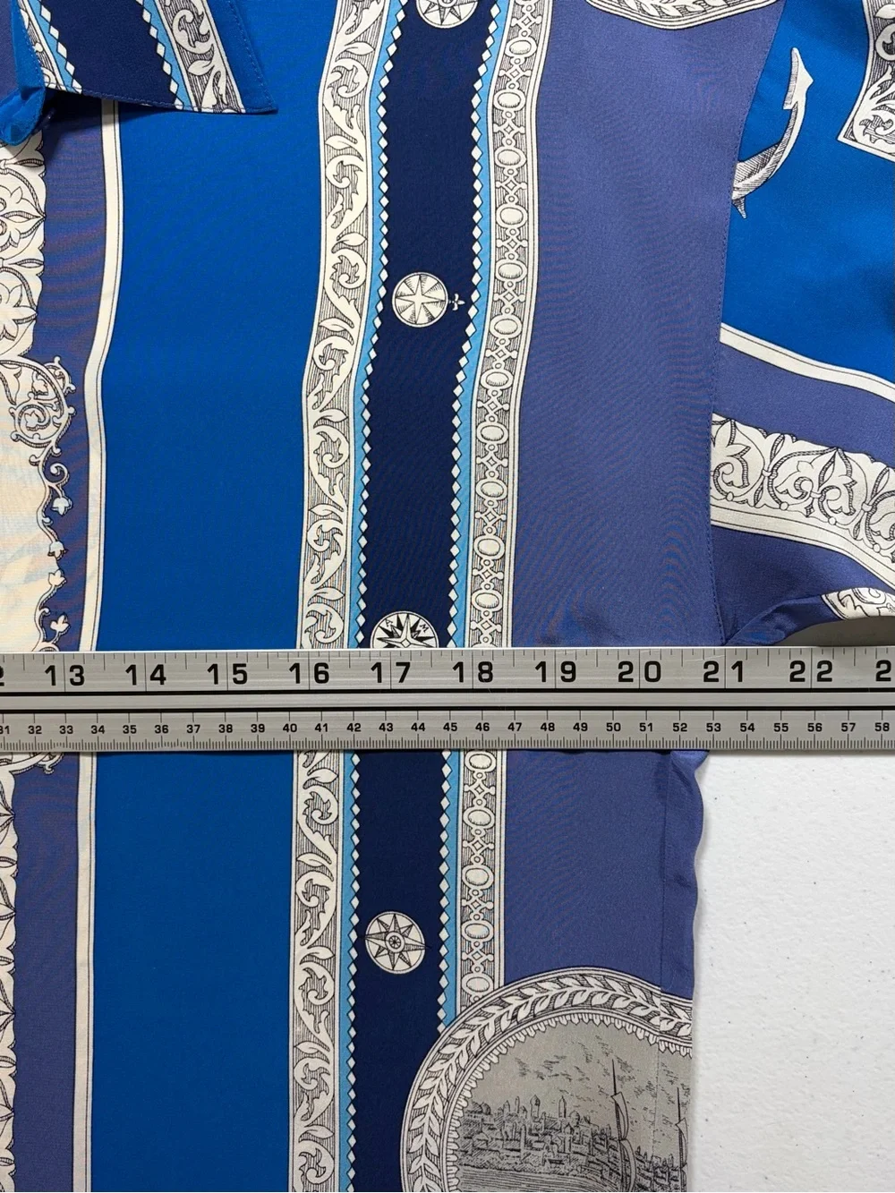 Vintage Linda Allard Ellen Tracy 100% Silk Blue Patterned Button-Up Shirt (8) - Picture 4 of 7